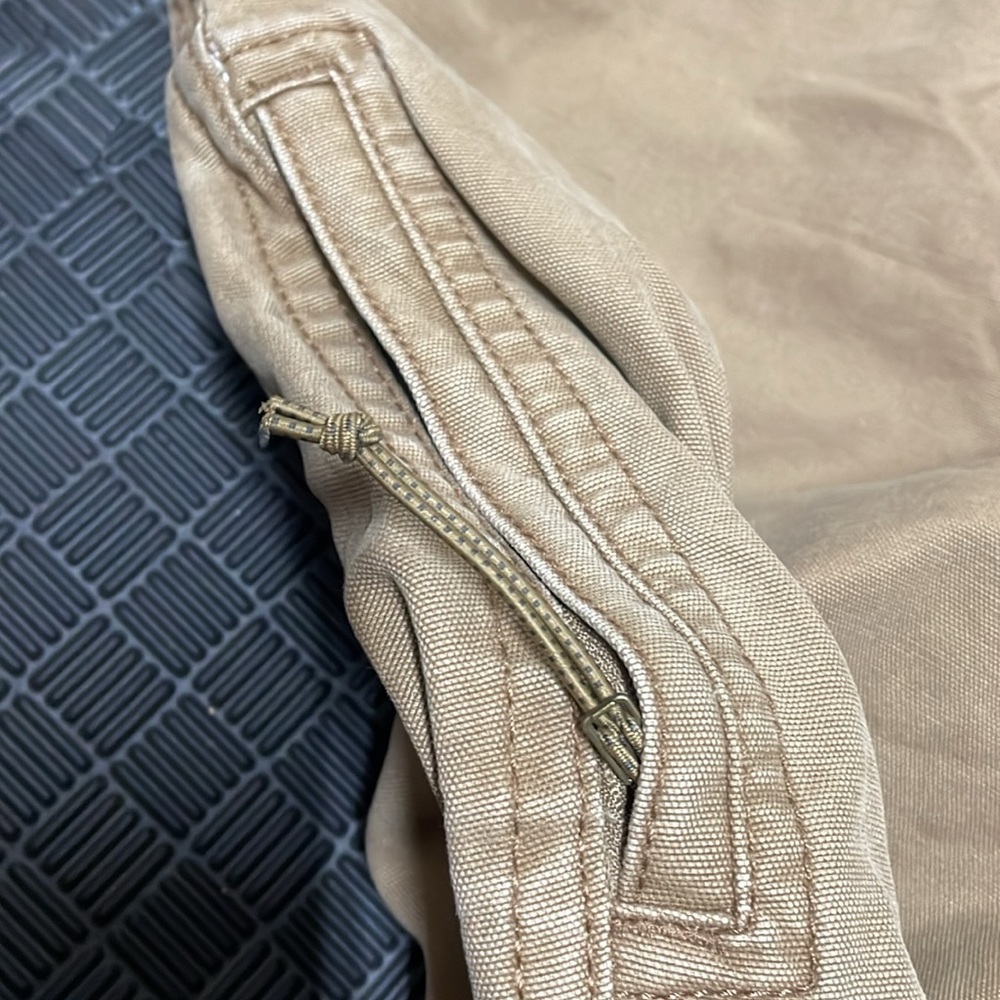 Bass brown jeans . size 40 x 30 has waist band with a little stretch - Picture 6 of 9